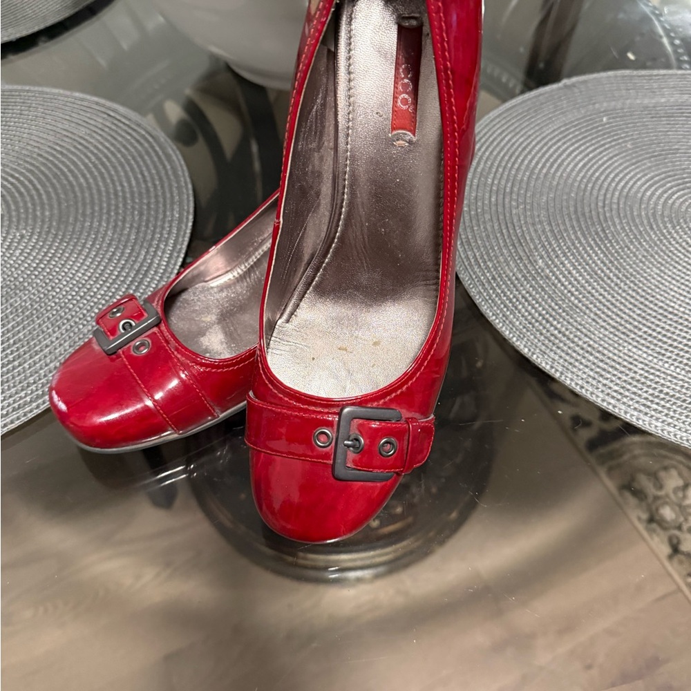 Ecco Red Heels Elegant and Versatile